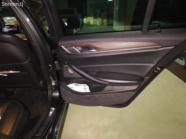 BMW 5 series 2017 · 2.0 AT
