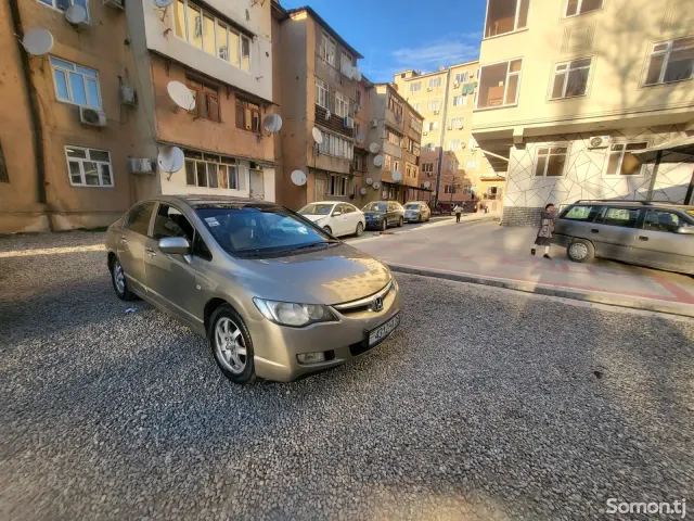 Honda Civic 2007 · 1.8 AT