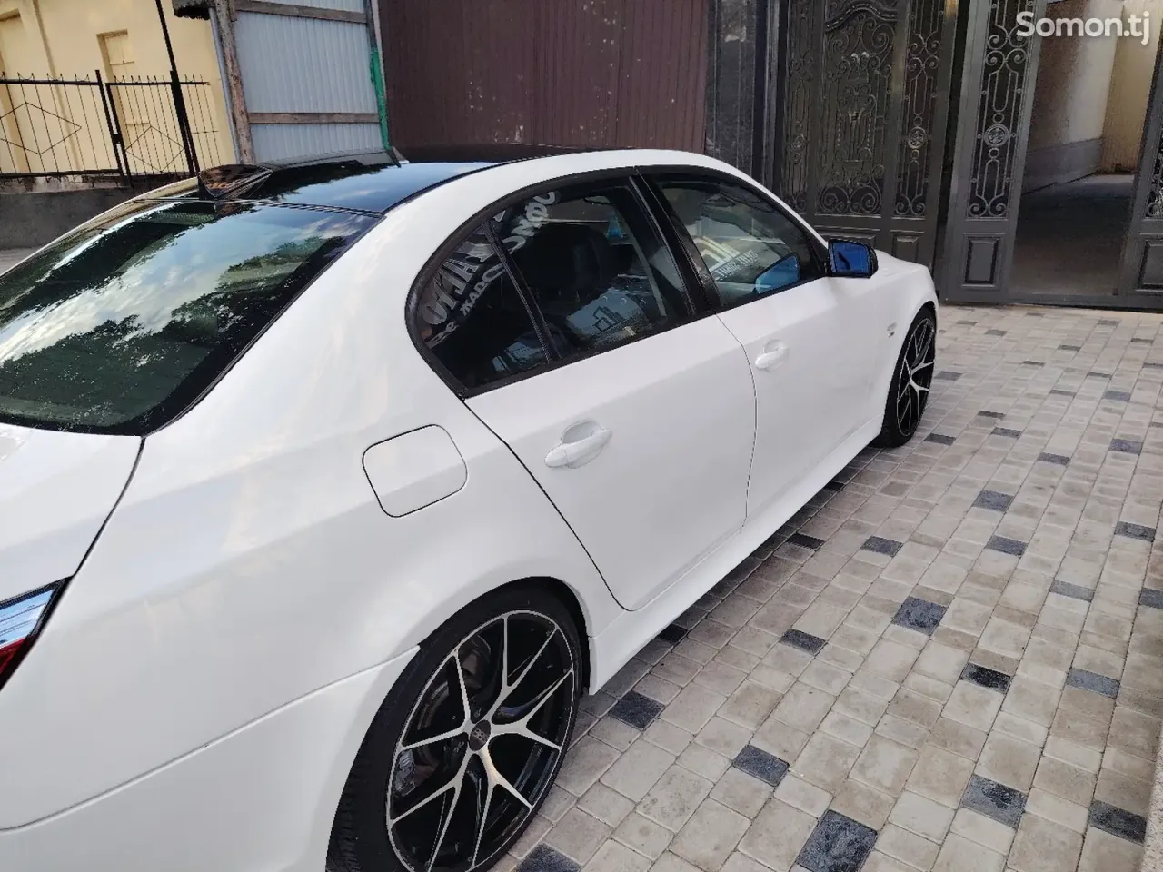 BMW 5 series 2008 · 3.0 AT