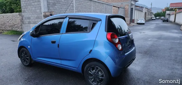 Chevrolet Spark 2014 · 1.0 AT