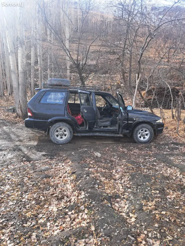 Ssang Yong Musso 1999 · 2.9 MT