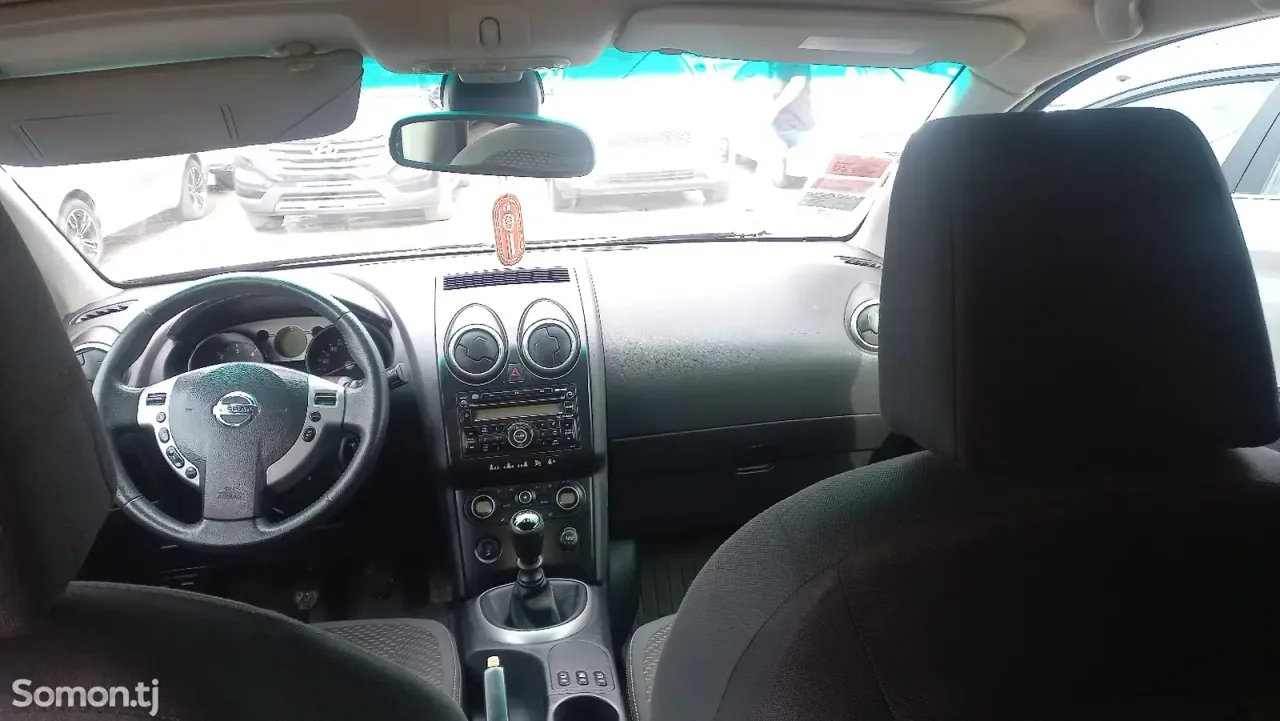 Nissan Qashqai 2008 · 0.8 MT