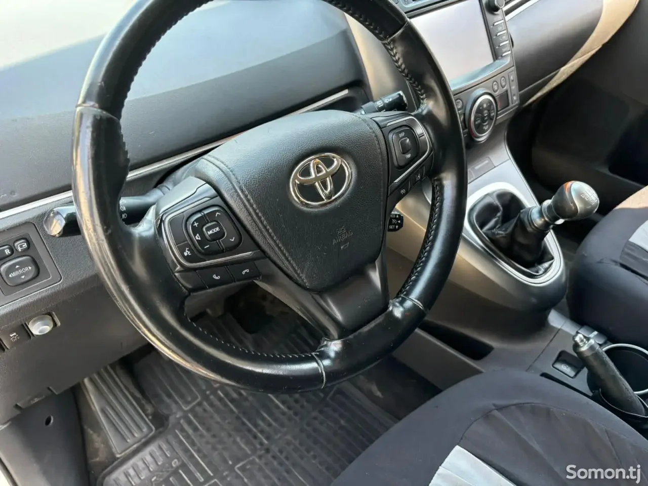 Toyota Verso 2016 · 1.6 MT