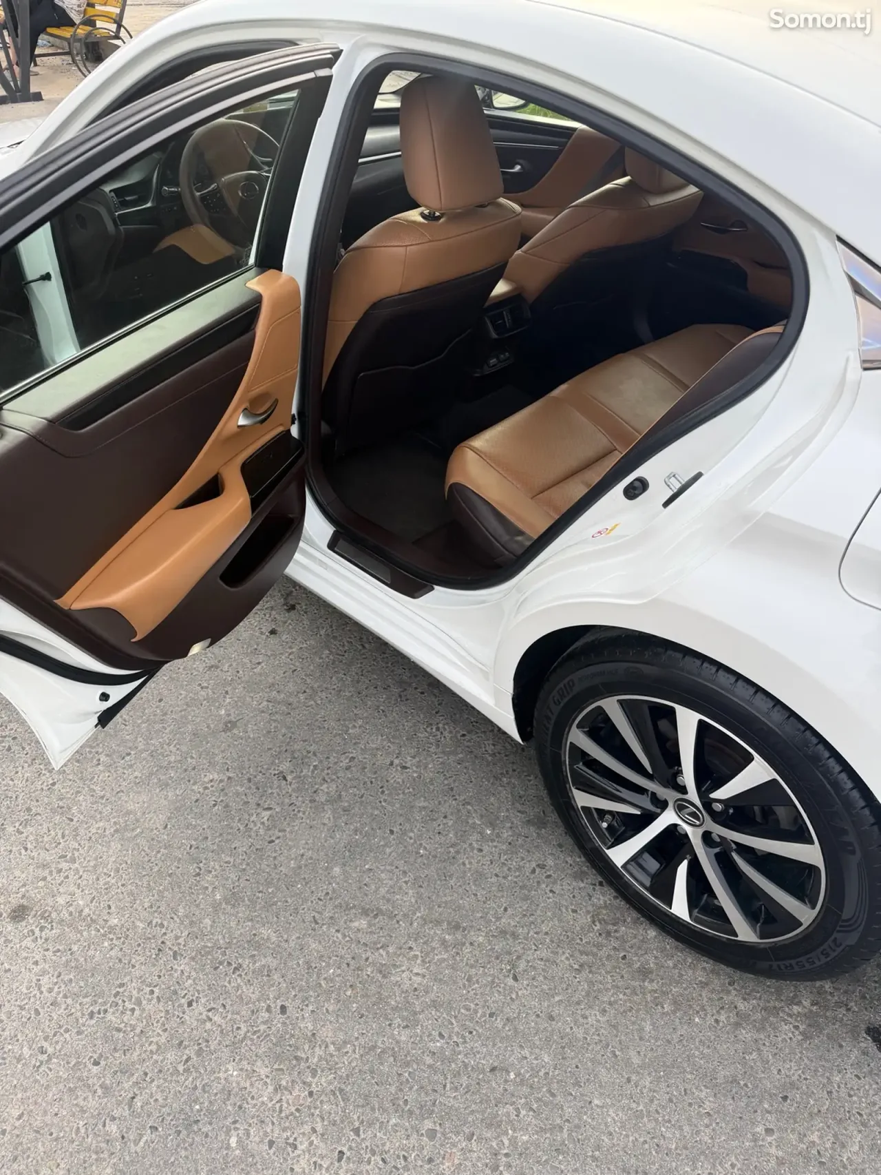 Lexus ES series 2019 · 3.0 AT