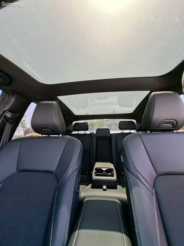 Toyota Camry 2025 · 2.0 AT