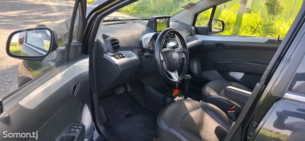 Chevrolet Spark 2014 · 1.1 AT