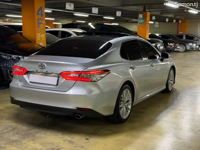 Toyota Camry 2019 · 2.5 AT