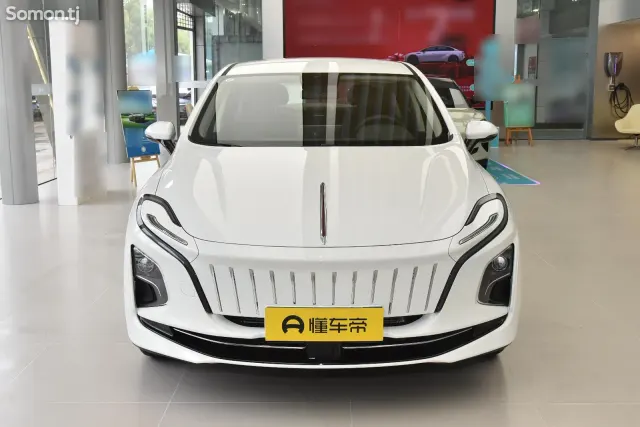 Hongqi E-QM5 2025 · AMT