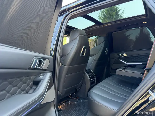 BMW X5 M 2025 · 4.4 AMT