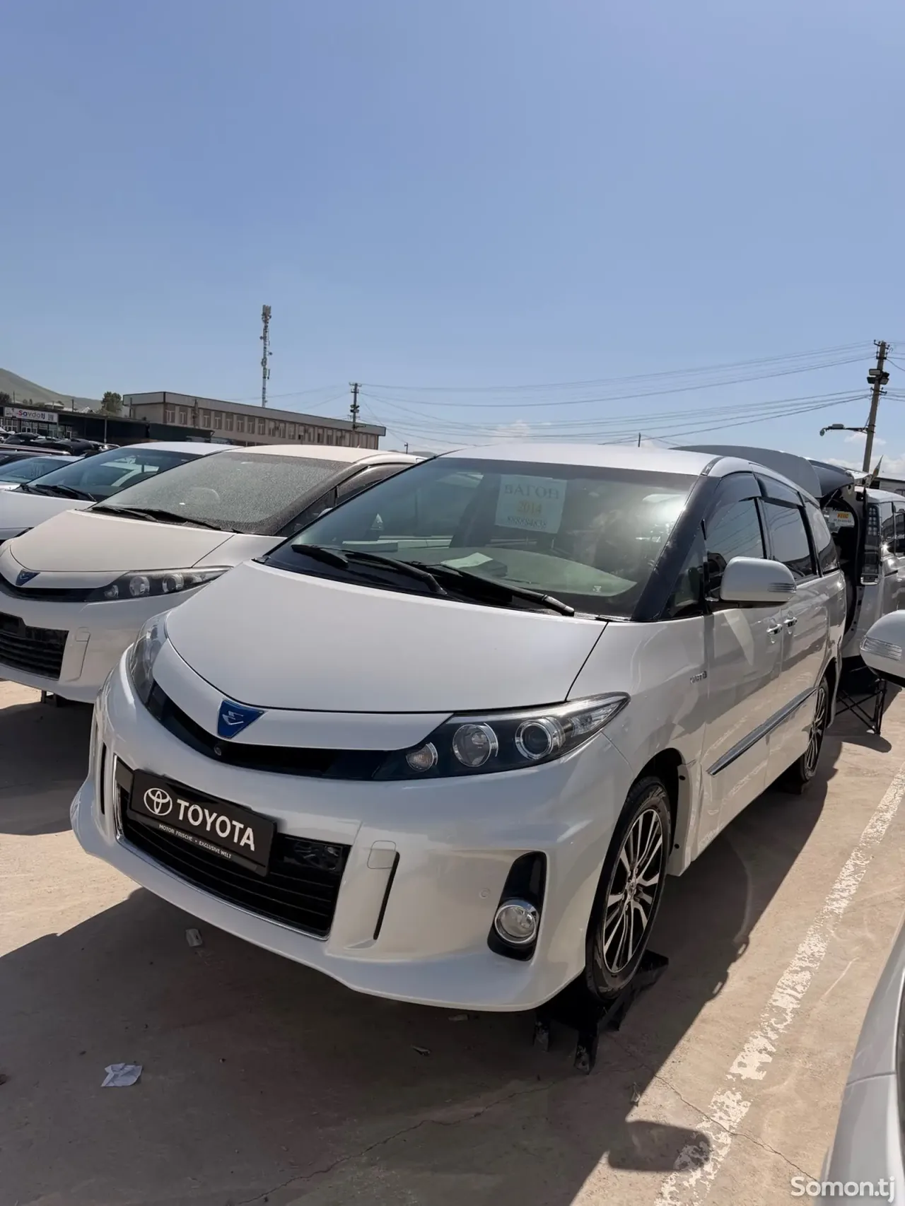 Toyota Estima 2014 · 2.4 AT