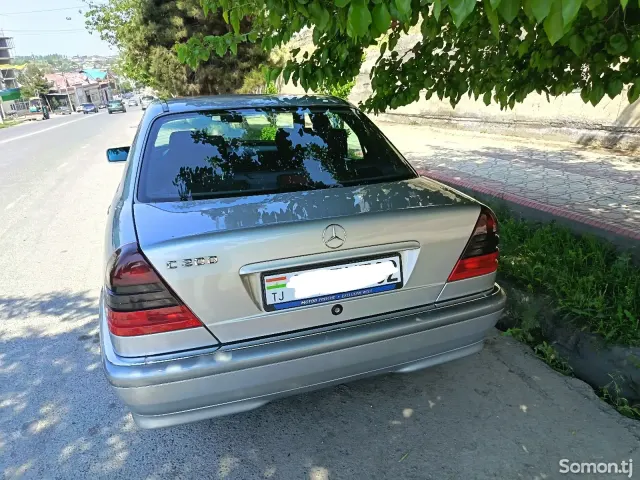 Mercedes-Benz C class 2000 · 2.0 AT