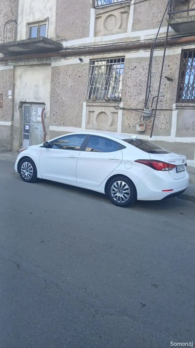 Hyundai Elantra 2014 · 1.8 AT