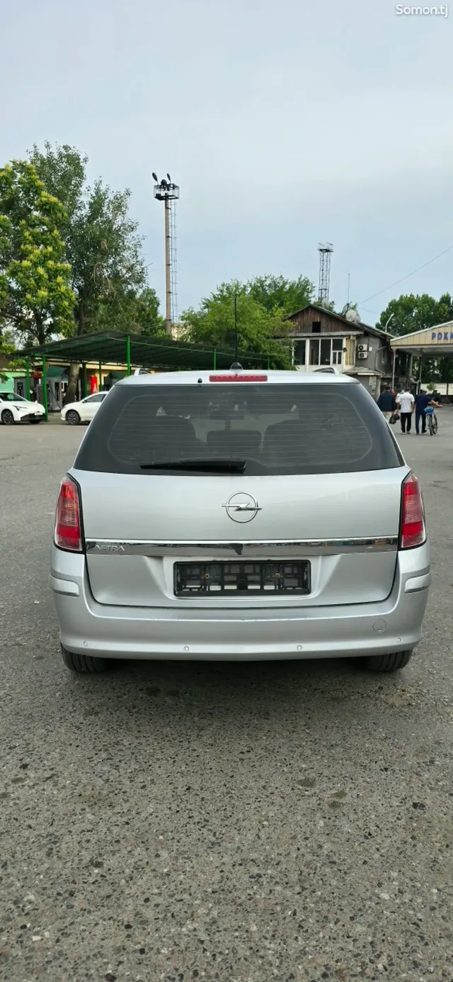 Opel Astra H 2009 · 1.8 MT