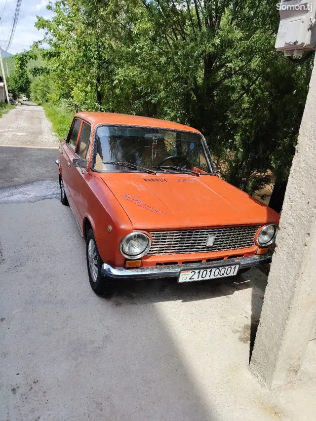 Lada (ВАЗ) 2101 1986 · 1.1 MT