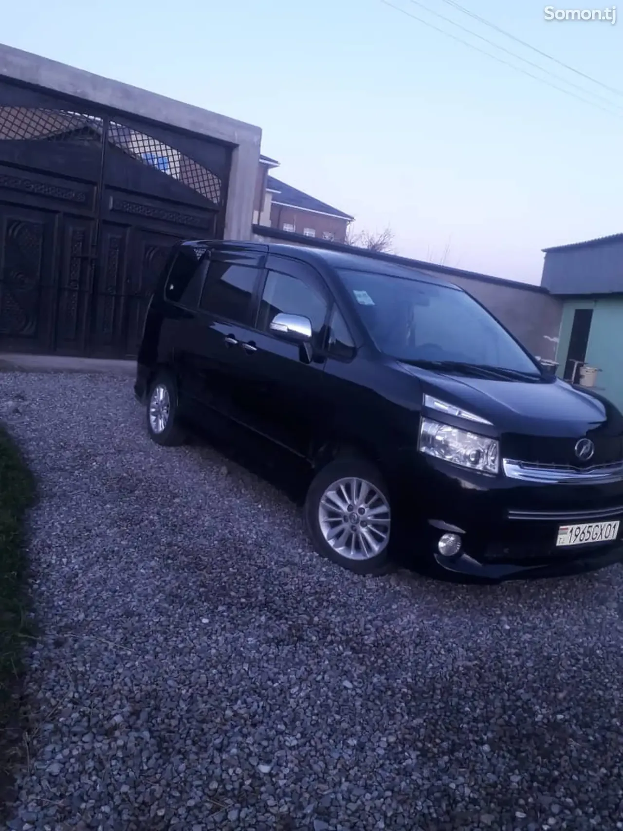 Toyota Voxy 2008 · 2.0 AT