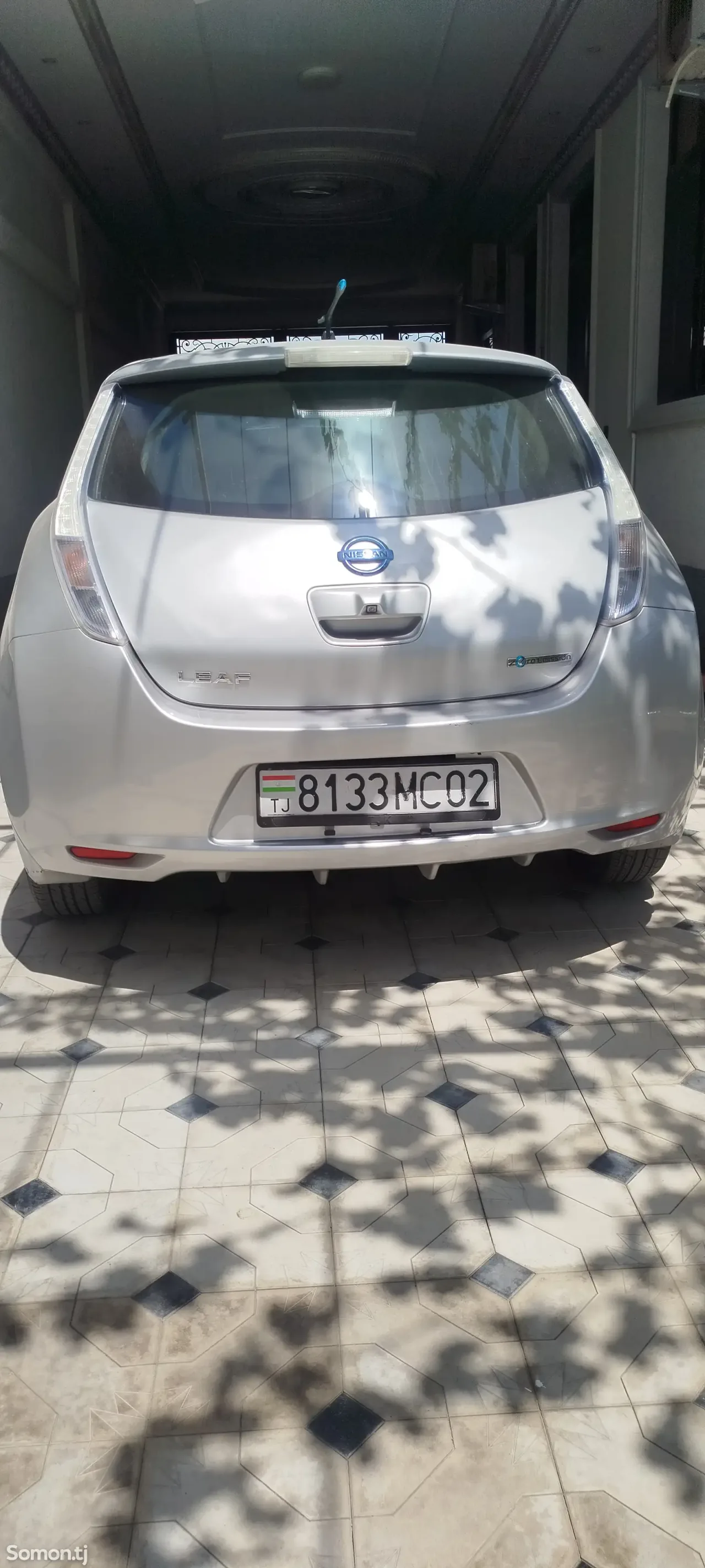 Nissan Leaf 2011 · AMT