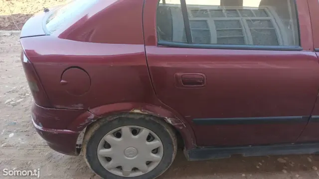 Opel Astra G 1999 · 1.6 MT