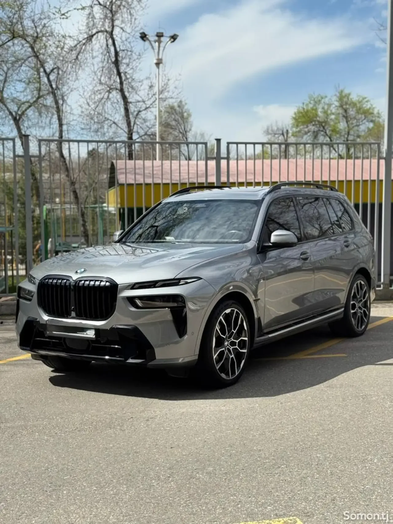 BMW X7 2023 · 4.0 CVT