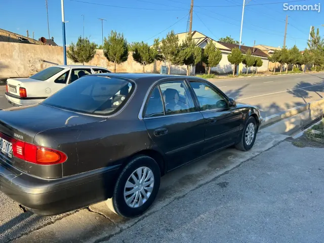 Hyundai Sonata 1997 · 2.0 MT
