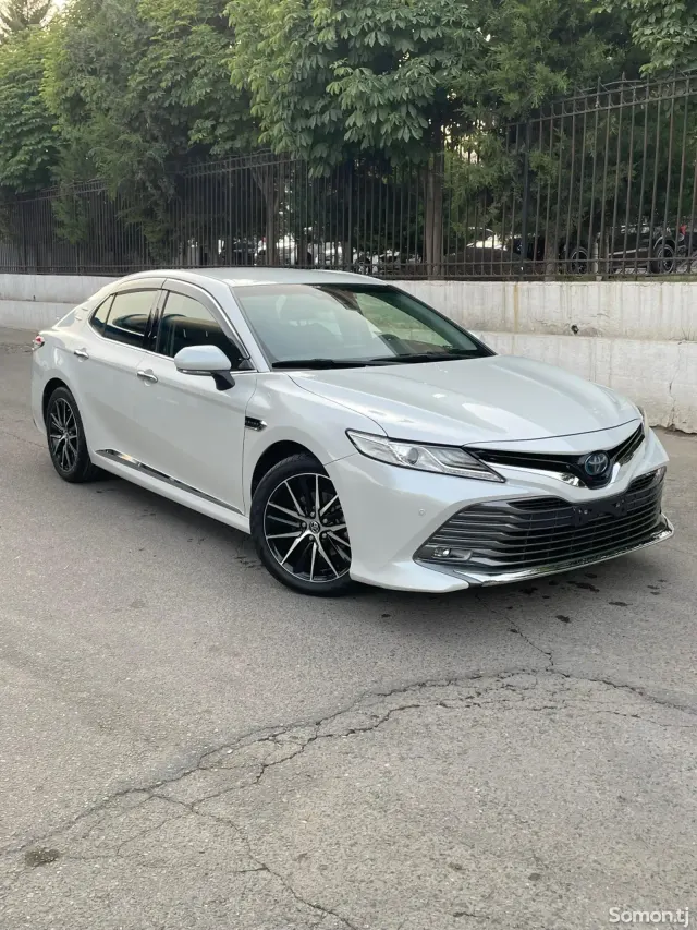 Toyota Camry 2018 · 2.5 AT