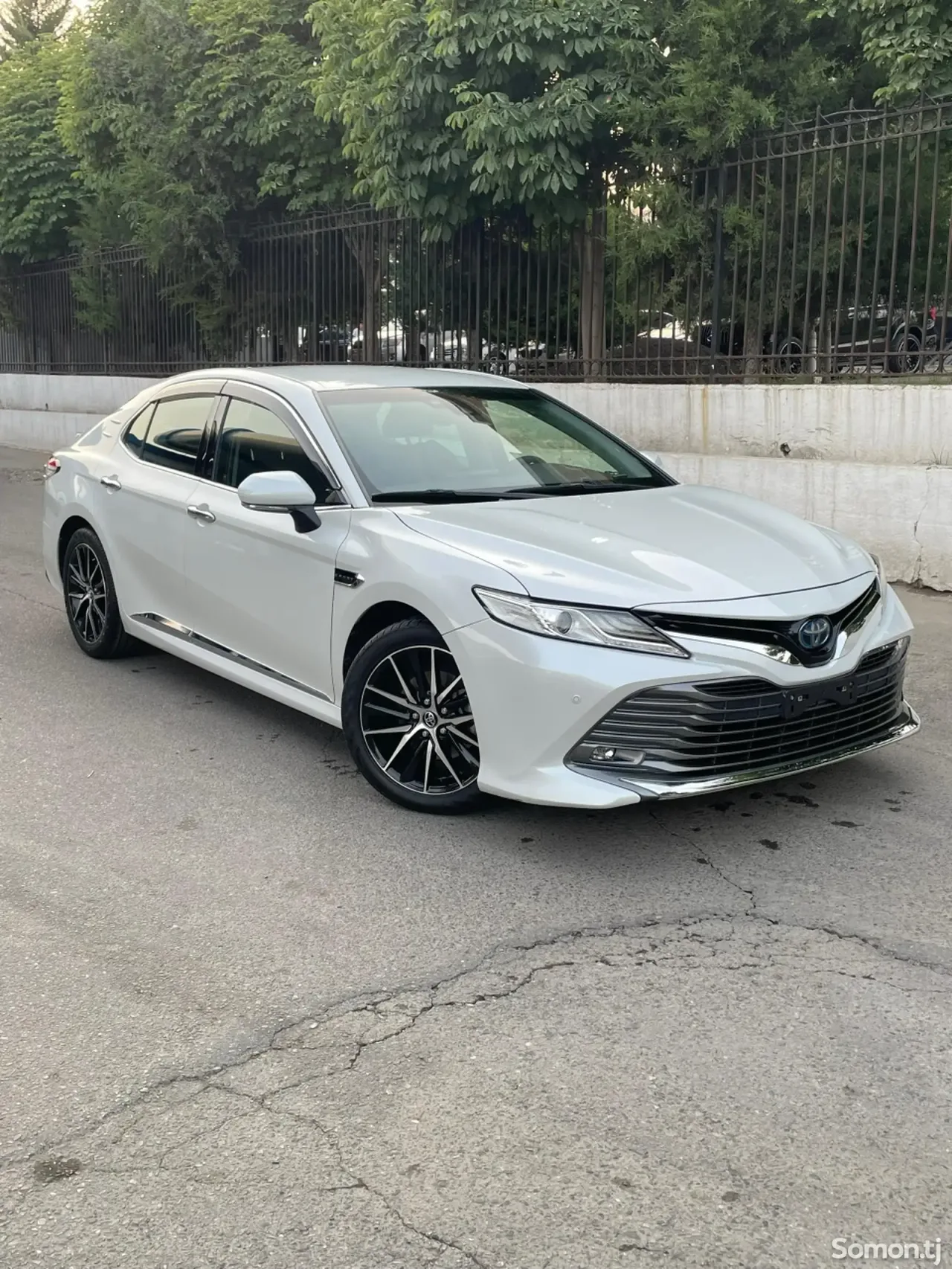 Toyota Camry 2018 · 2.5 AT