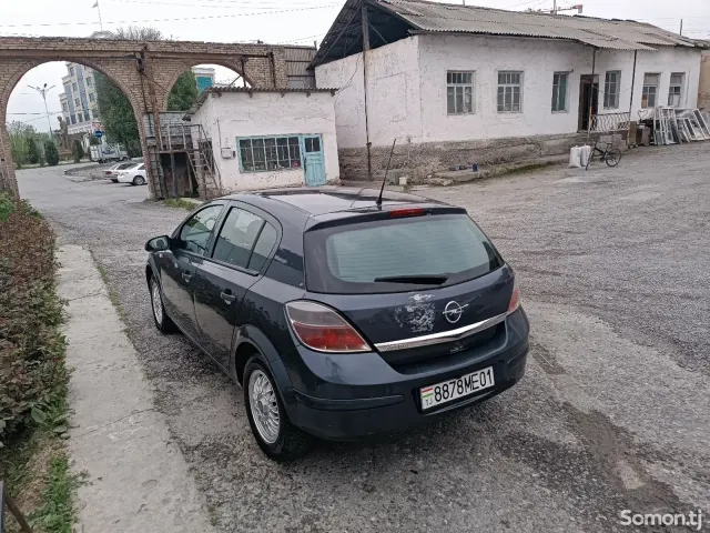 Opel Astra H 2008 · 1.4 MT