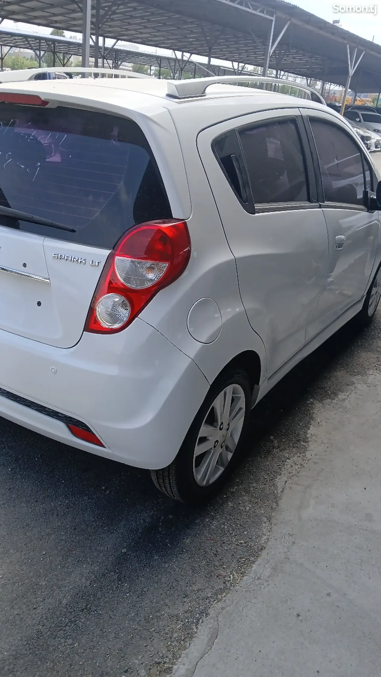 Chevrolet Spark 2015 · 1.0 AT