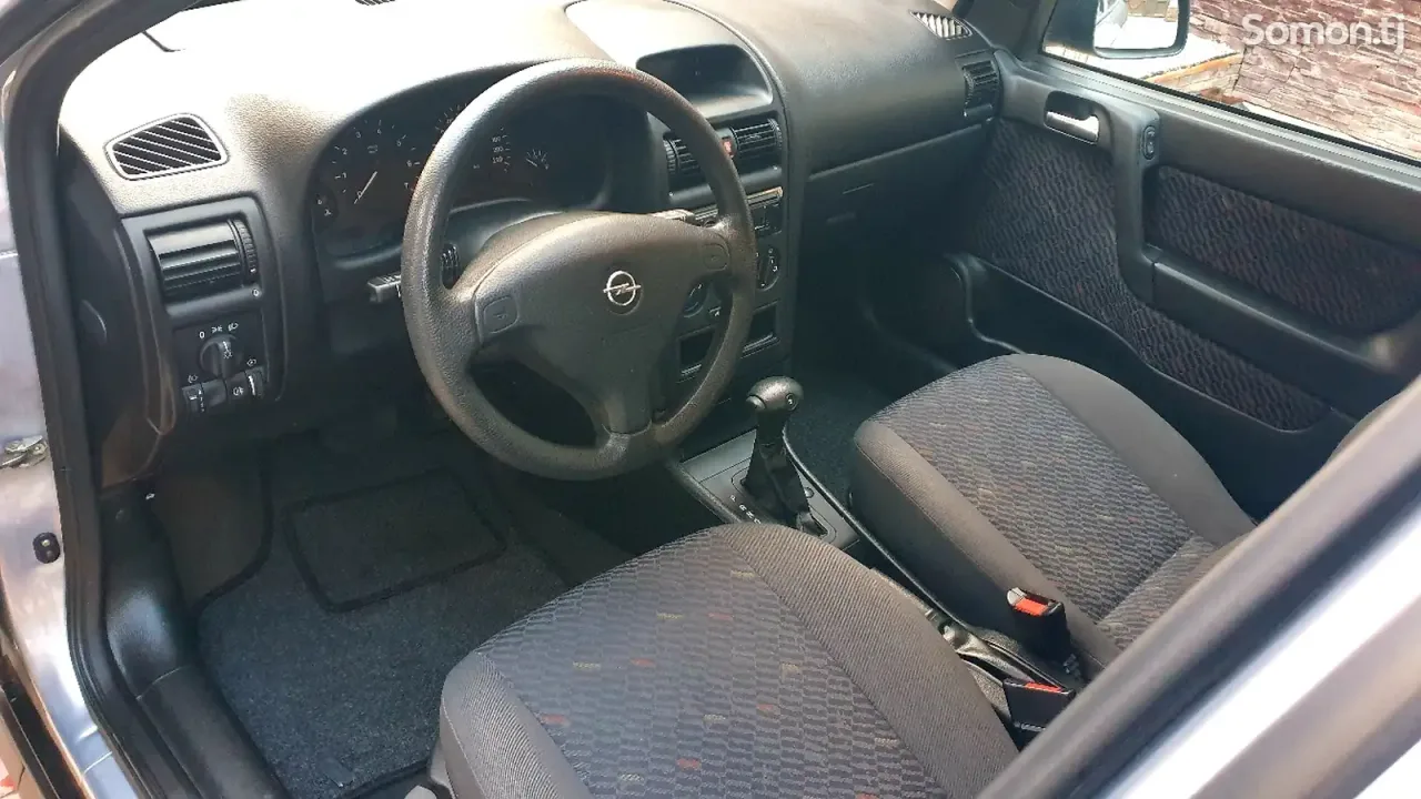Opel Astra G 2001 · 1.8 AT