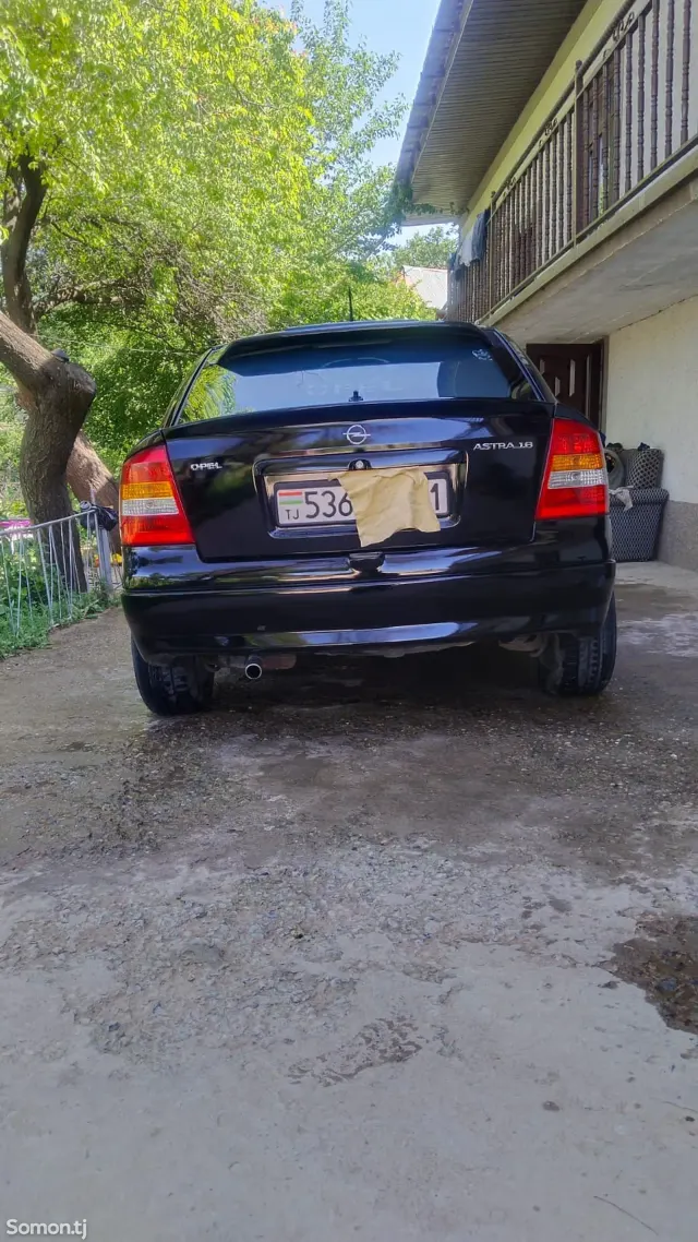 Opel Astra G 1999 · 1.6 MT
