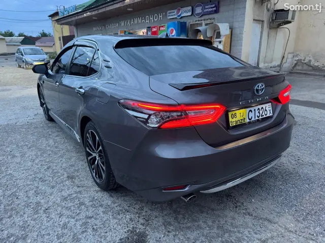 Toyota Camry 2018 · 2.5 AT