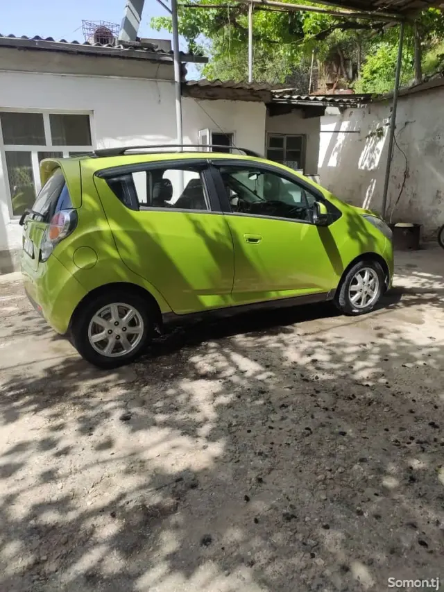 Chevrolet Spark 2010 · 1.3 AT