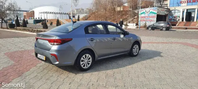 Kia Rio 2017 · 1.6 MT