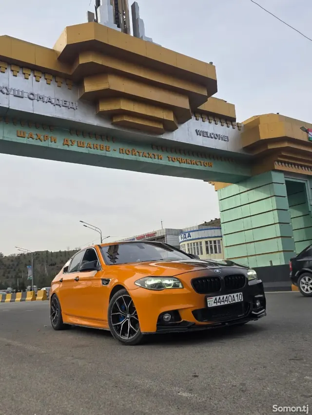 BMW M5 2012 · 2.0 AT
