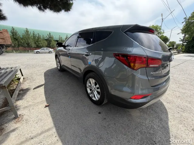 Hyundai Santa Fe 2016 · 2.0 AT