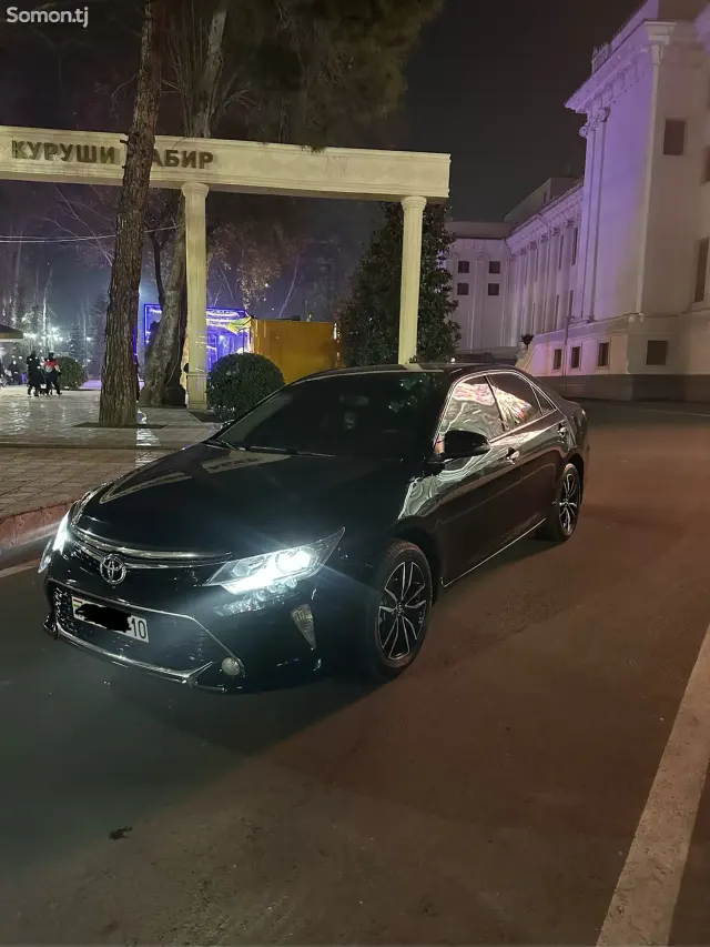 Toyota Camry 2017 · 2.5 AT