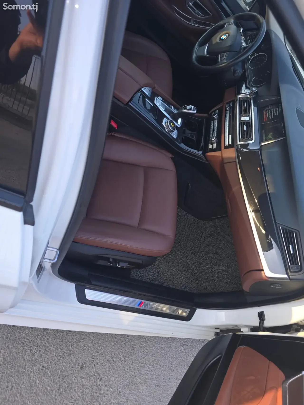 BMW 5 series 2015 · 3.0 AT