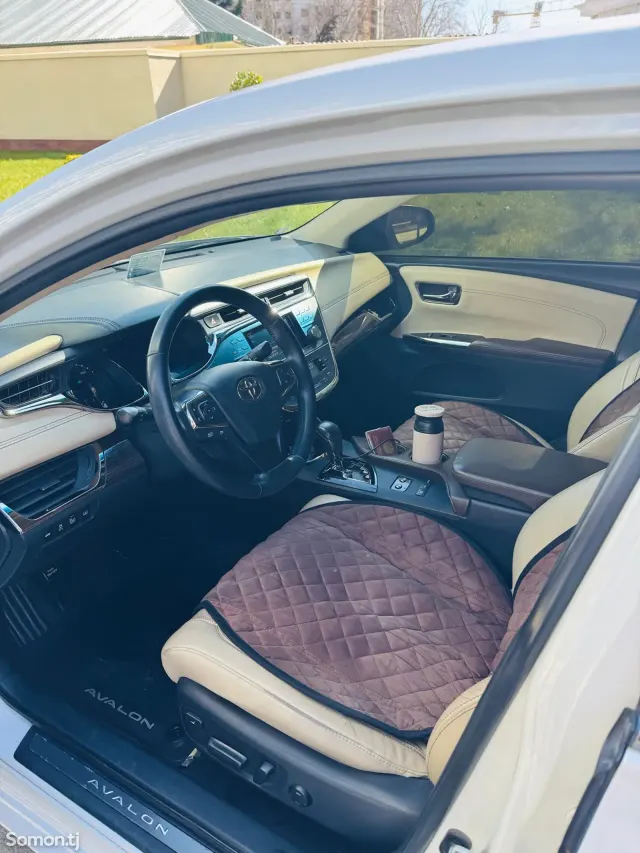 Toyota Avalon 2014 · 2.5 AT