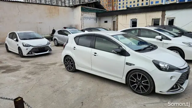 Toyota Aqua 2015 · 1.5 AT
