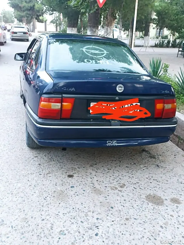 Opel Vectra A 1994 · 1.6 MT