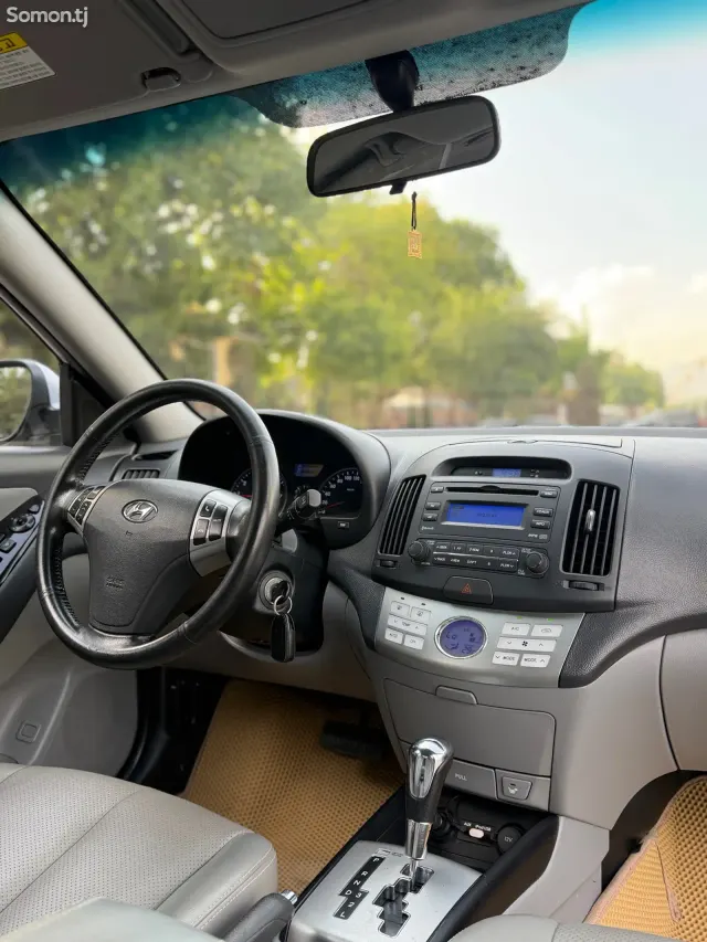 Hyundai Avante 2010 · 1.6 AT
