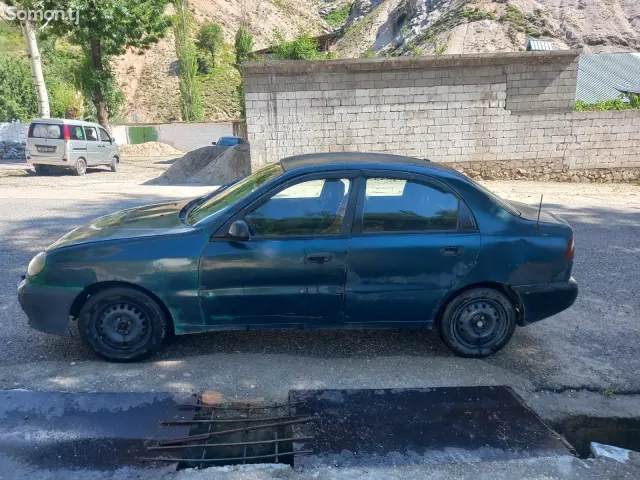 Daewoo Lanos 1996 · 1.6 MT