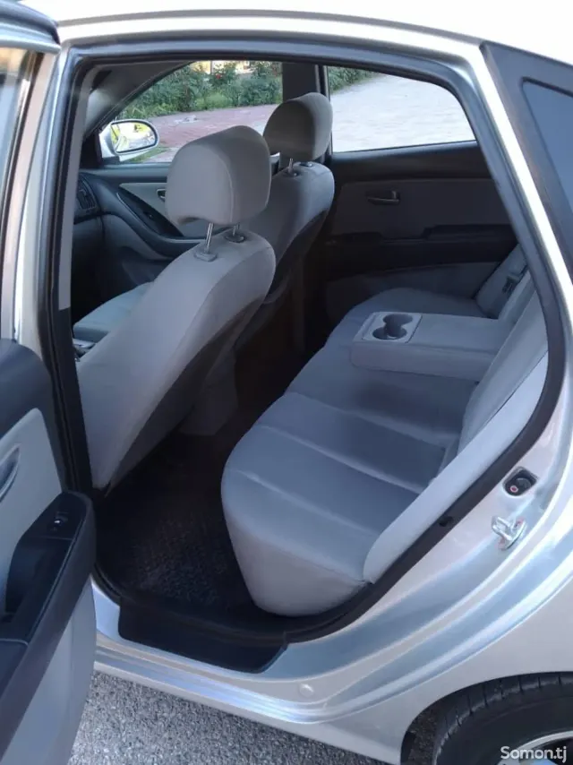 Hyundai Avante 2009 · 1.6 AT