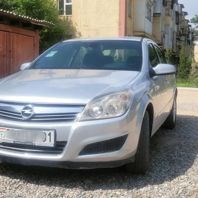 Opel Astra H 2008 · 1.6 MT