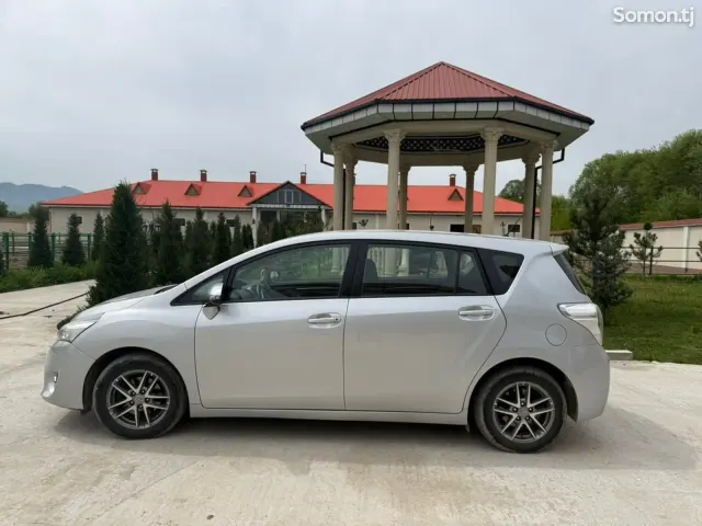 Toyota Verso 2015 · 1.6 MT