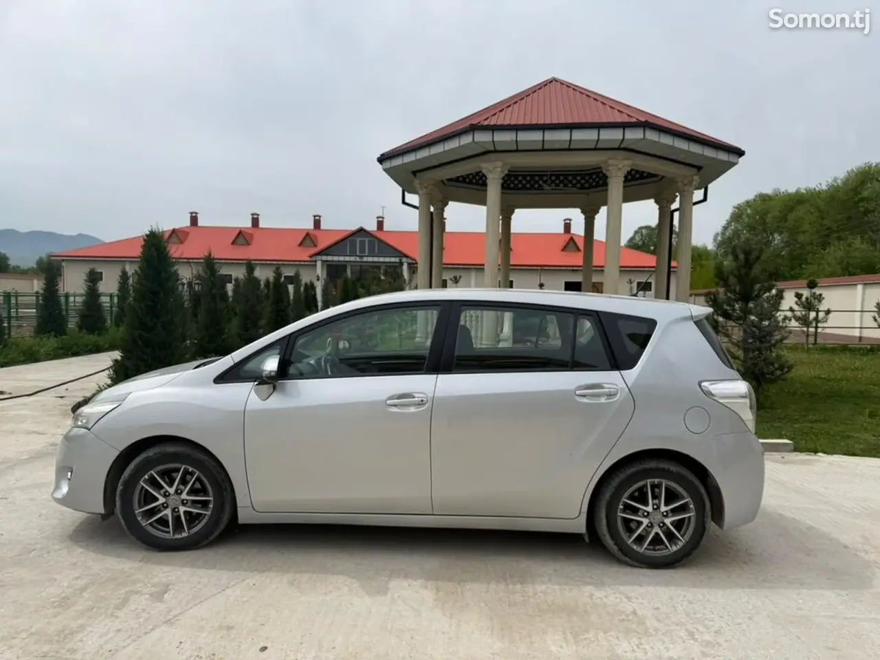 Toyota Verso 2015 · 1.6 MT