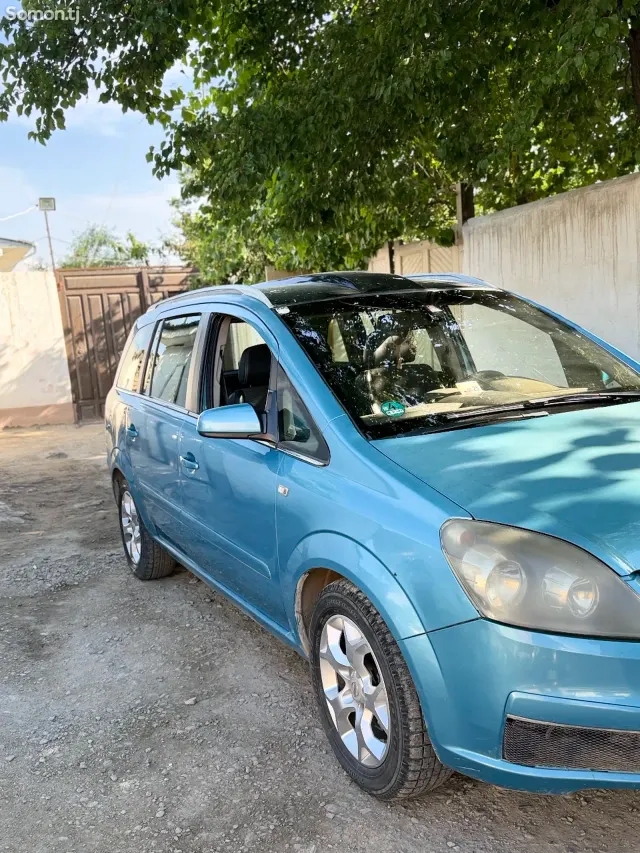 Opel Zafira 2006 · 1.8 MT