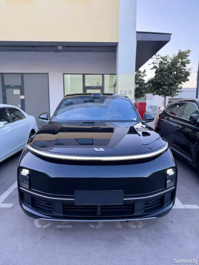 Li Auto (Lixiang) L9 2025 · 4.0 AMT