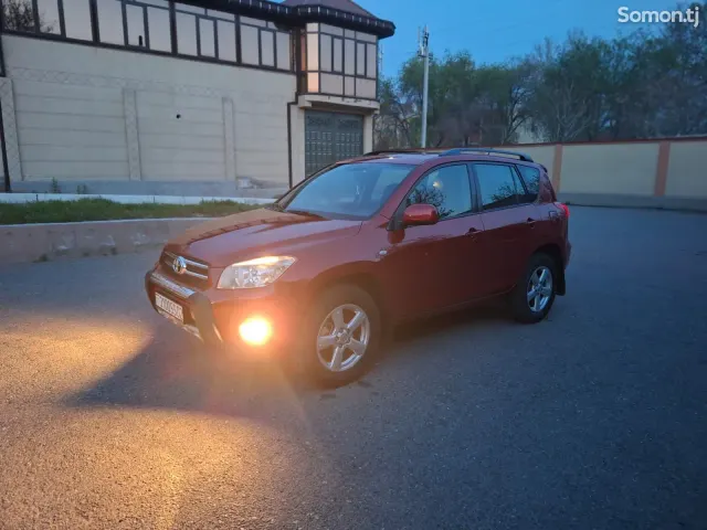 Toyota RAV 4 2008 · 2.4 AT