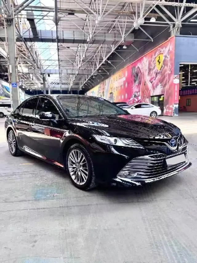 Toyota Camry 2018 · 2.5 AT