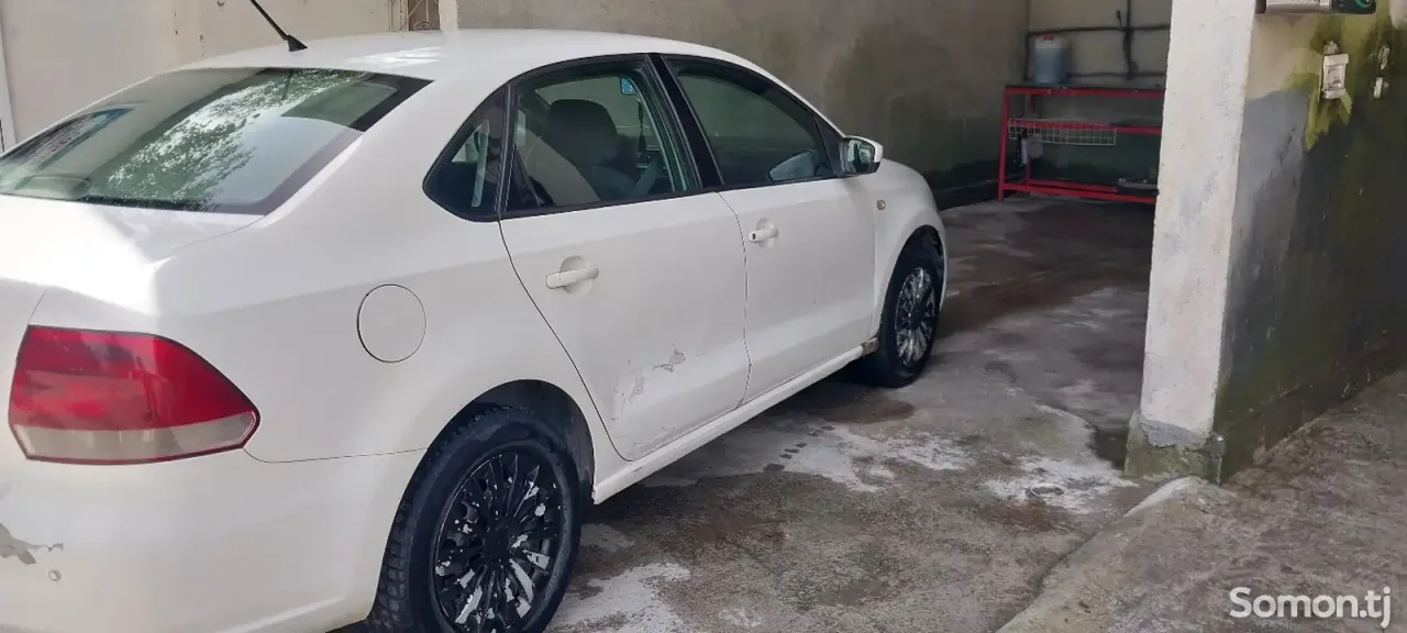 Volkswagen Polo 2014 · 1.6 MT